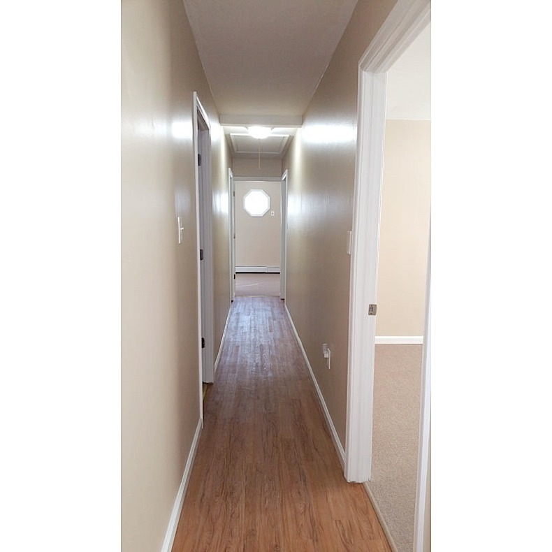 hallway-to-1bedroom